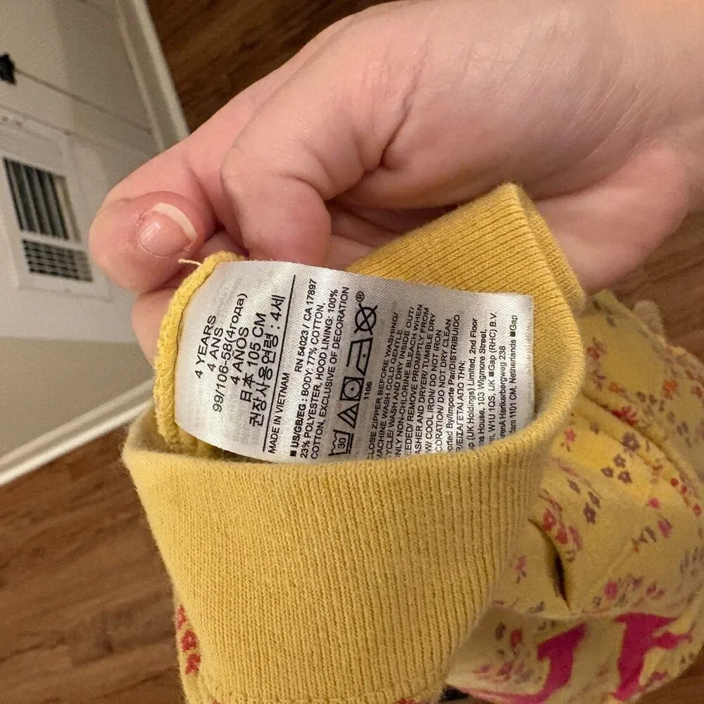 GAP Floral Logo Hoodie in Yellow Size 4T Full Zip Hooded Sweatshirt